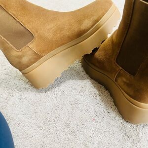 Calvin Klein Jeans Suede Platform Chelsea Booties - Tan